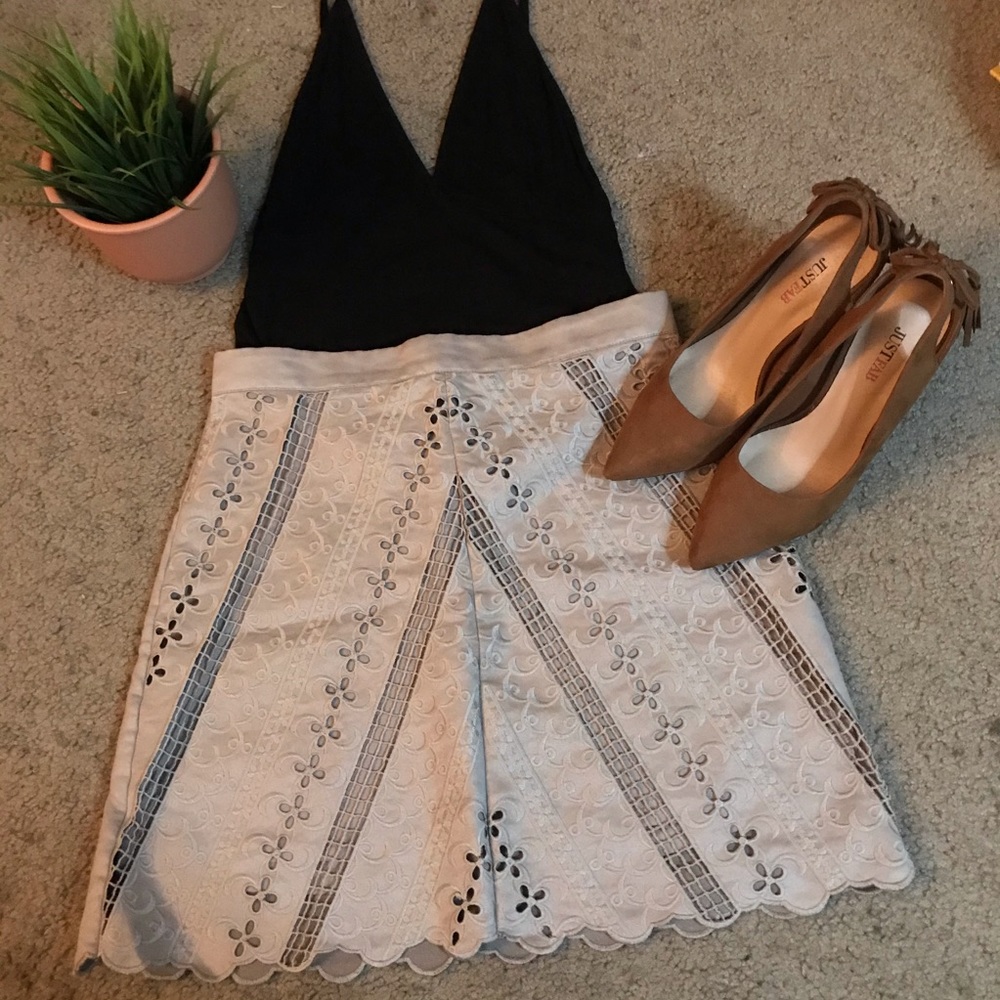 Nude H&M textured mini skirt